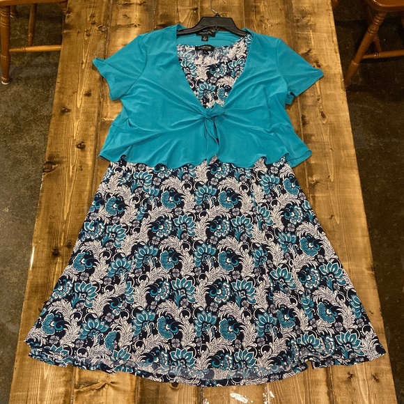 Perceptions Dresses & Skirts - NWOT Perceptions New York Blue Floral Dress with Blue Top Size XL